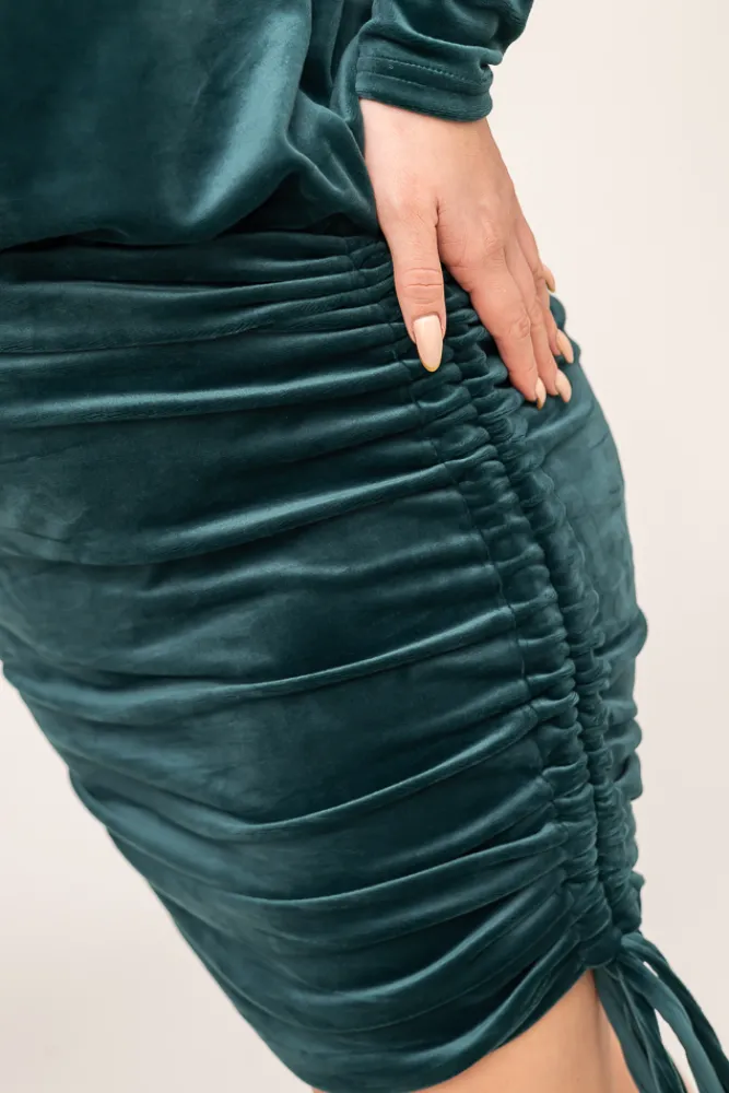 Polski Butelkowozielona welurowa Sukienka z marszczeniem VELVI