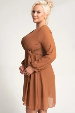 Włoski Camelowa Sukienka Elegancka PERLA