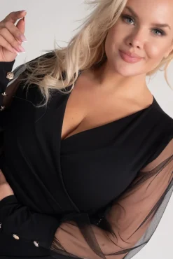 Włoski Czarna Sukienka z przezroczystymi rękawami GERGIO