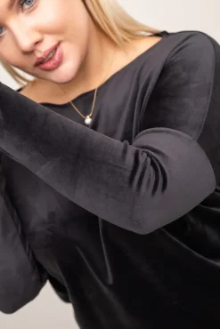 Polski Czarna welurowa Sukienka z marszczeniem VELVI