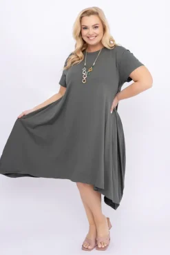 Włoski Khaki Sukienka z wisiorkiem MIRUNDIA