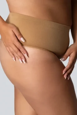 Polski Stringi wyszczuplające MID-WAISTED SMOOTHWEAR GOLDEN PEARL